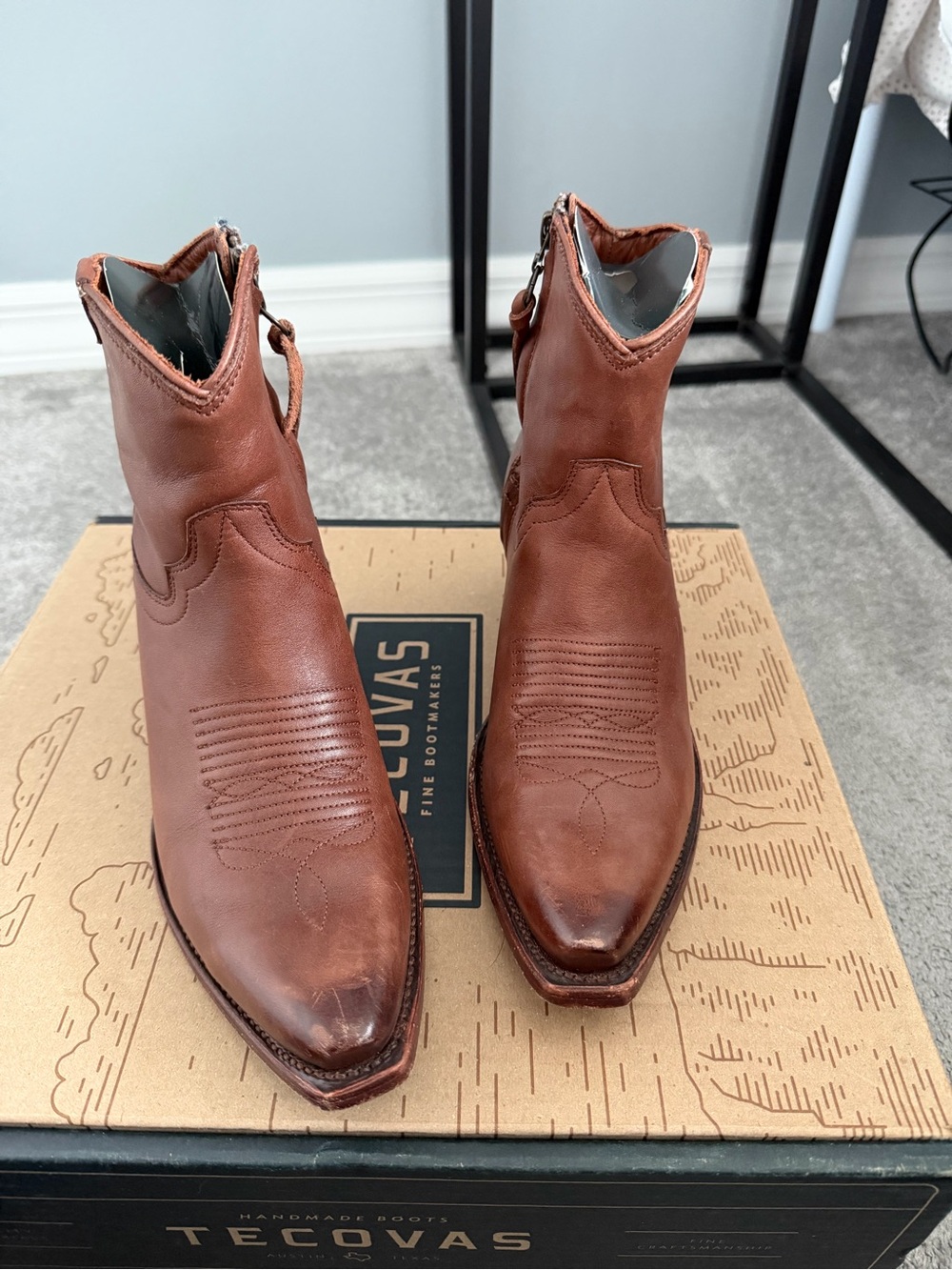 Tecovas “The Daisy” Brown Leather Western Ankle Boots 🌼